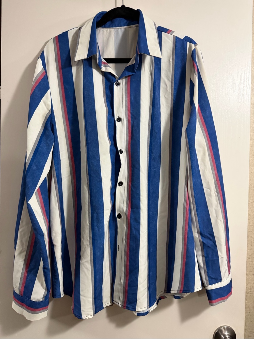 Men's Blue & White Striped Long-Sleeve Button-Down Shirt